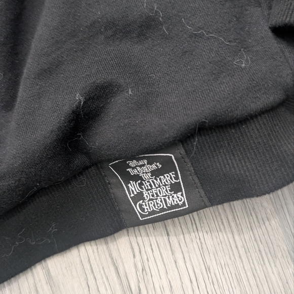 OH MY DISNEY! Nightmare Before Christmas Reversible crewneck Size XS Goth Unisex - Picture 4 of 10